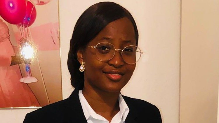 2023.07.04 WILMA TCHISSOLA - JOVEM ANGOLANA JMJ 2023