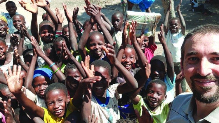 維尼德爾神父在莫桑比克服務