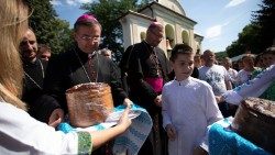 Візіт кіраўніка аргкамітэта Сусветных дзён моладзі, біскупа Амерыку Агіяра ў Зарваніцу