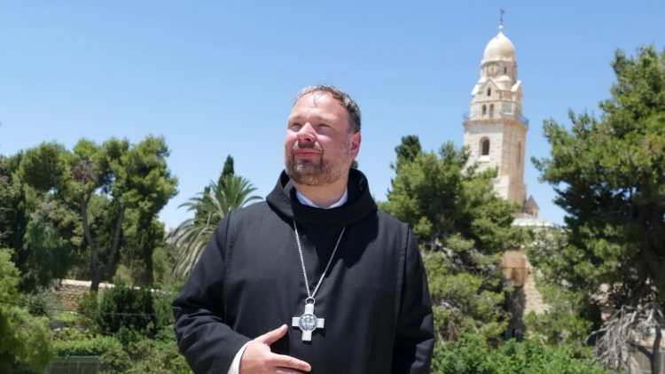 „Von uns hat jeder bewusst Ja zu einem Leben im Heiligen Land gesagt“: Benediktinerabt Nikodemus Schnabel