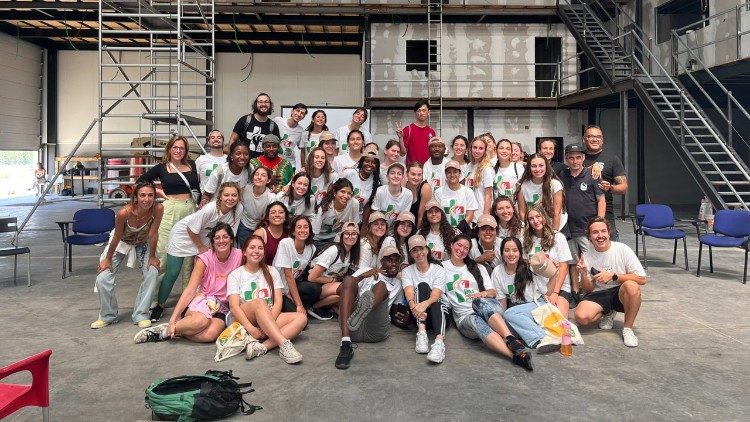 உலக இளைஞர் ஆண்டில் பங்கேற்றோர் 