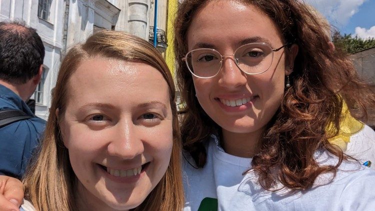 Chiara mit der Ukrainerin Klara, die bei den Begegnungen übersetzt hat