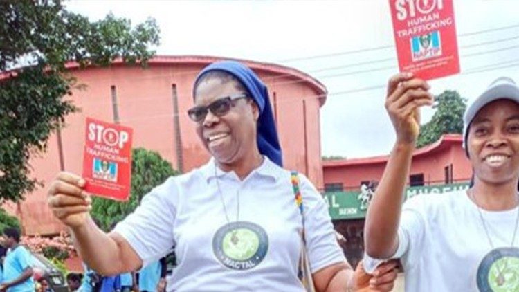 Lutte contre le trafic des êtres humains