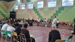 Mons Angelo Massafra invia i giovani albanesi di Scutari a GMG di Lisbona