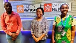 2023.07.31:Denis A. Mwalongo na Lidia Mhoro wote wawili ni wanafunzi wa shahada ya Udaktari kutoka Tanzania. walipotembelea Studio za Radio Vatican.