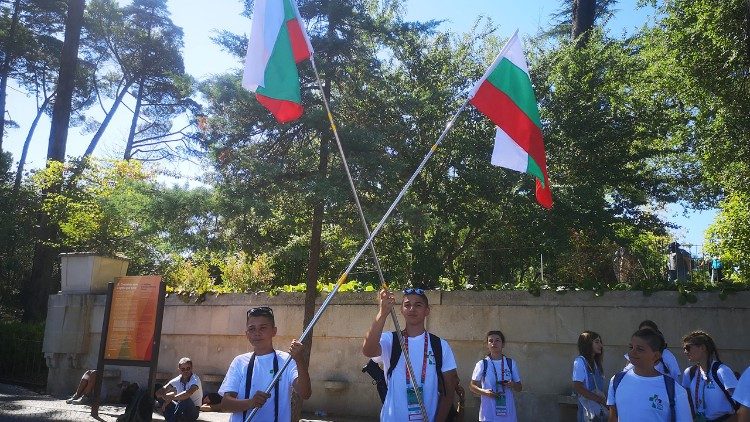 Младежите от България