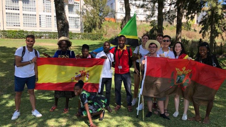 Ushuhuda wa vijana wa Jimbo la Mbinga Tanzania na Würzburg Ujerumani wakati wa WYD