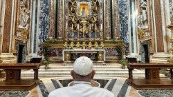 2023.08.07 Papa a Santa Maria Maggiore dopo il ritorno dalla Lisbona