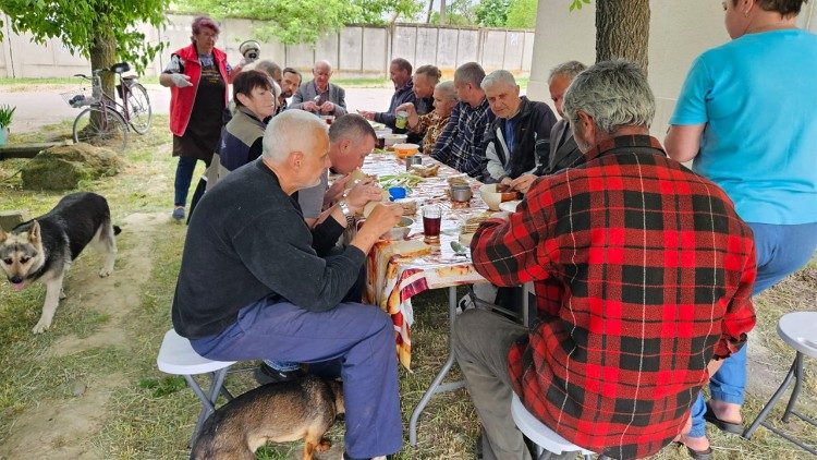 Гості благодійної їдальні