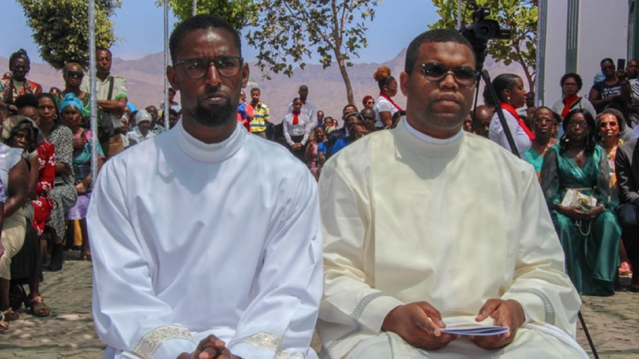 Diocese de Santiago de Cabo Verde ganha mais dois sacerdotes Vatican News