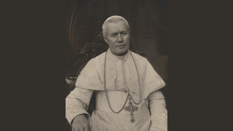 Pio X nel giorno della sua incoronazione il 9 agosto 1903 (Archivio fotografico Seminario vescovile di Treviso)