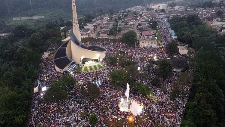 Des p&egrave;lerins, au Sanctuaire marial national M&egrave;re de toute gr&acirc;ce d’Abidjan Att&eacute;coub&eacute; (C&ocirc;te d’Ivoire), le 14 ao&ucirc;t 2023.