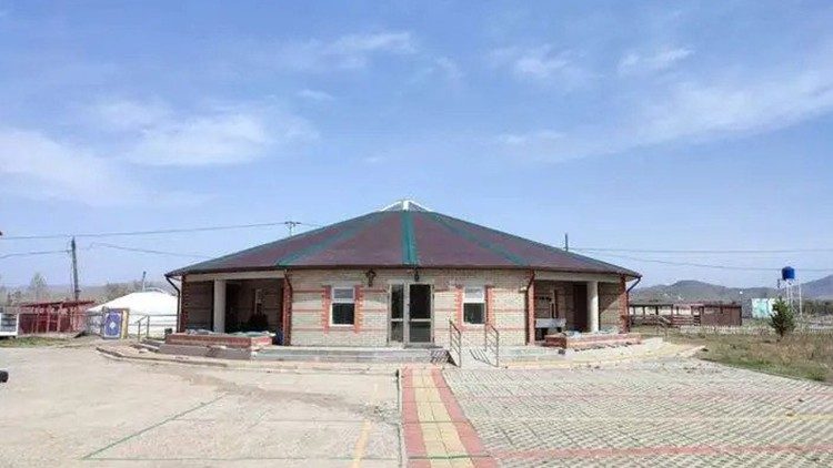 Kostel Svaté rodiny v mongolském Šovó