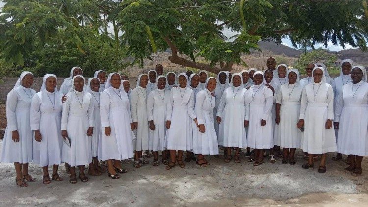 Irm&atilde;s Filhas do Sagrado Cora&ccedil;&atilde;o de Maria, em Cabo Verde