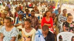 Donne africane a una celebrazione in Tanzania