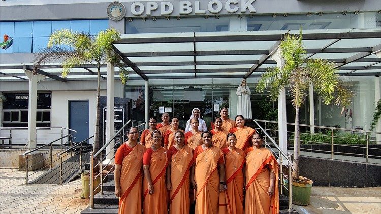 Congregation of JMJ Sisters currently serving in St Joseph's General Hospital Guntur standing in front of the Dr Sr Mary Glowrey Outpatient Block (Courtesy of St Joseph's General Hospital, Guntur)