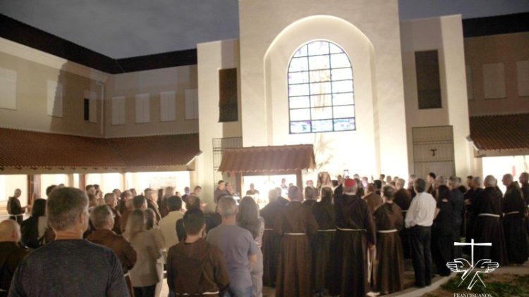 O encontro também recebe representantes do exterior