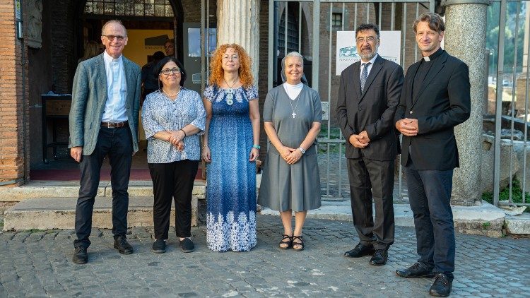 Přednášející v rámci semináře, který se konal 7. září v Muzeu šoa v Římě.