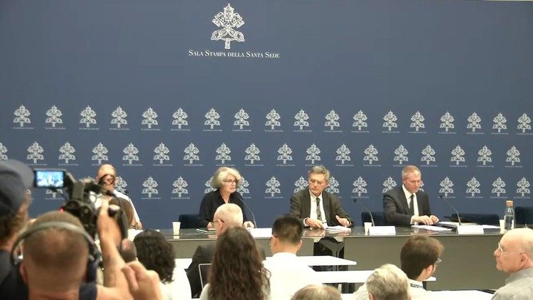 Maldos budėjimo pristatymo spaudos konferencija