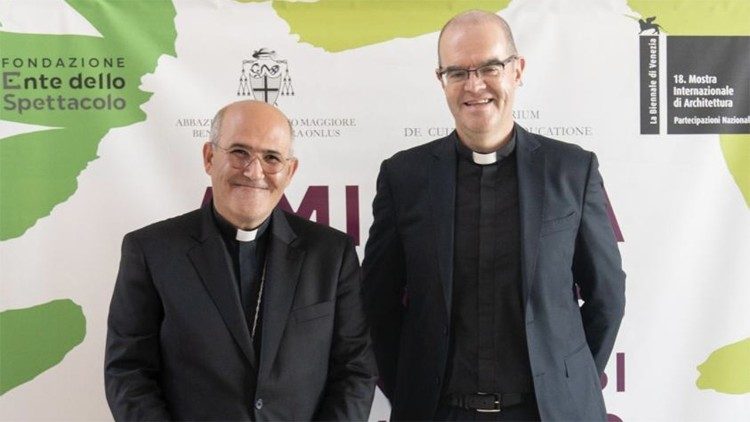 Il cardinale José Tolentino de Mendonça (a sinistra) e il presidente di Feds monsignor Davide MIlani prima dell'incontro