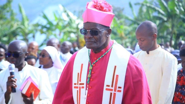 ASKOFU A. RWEYONGEZA WA JIMBO KATOLIKI KAYANGA TANZANIA