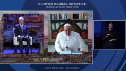 教宗方济各通过视频连线参加了克林顿全球倡议