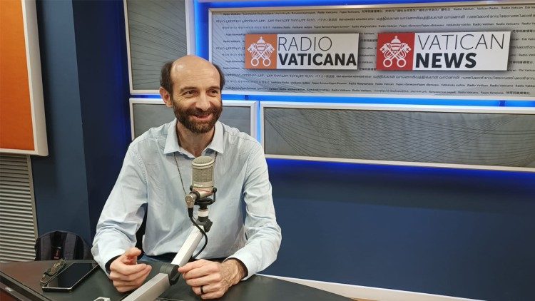 Padre Bossi nos estúdios da Rádio Vaticano