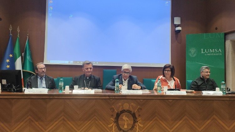 2023.09.19 Uwakilishi wa kitabu na uongofu wa kisinodali huko Lumsa.