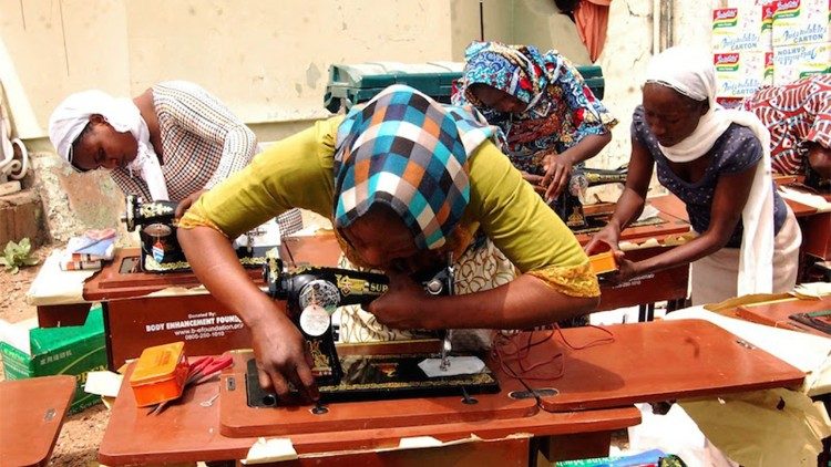 Caritas renforce l'autonomie des jeunes femmes