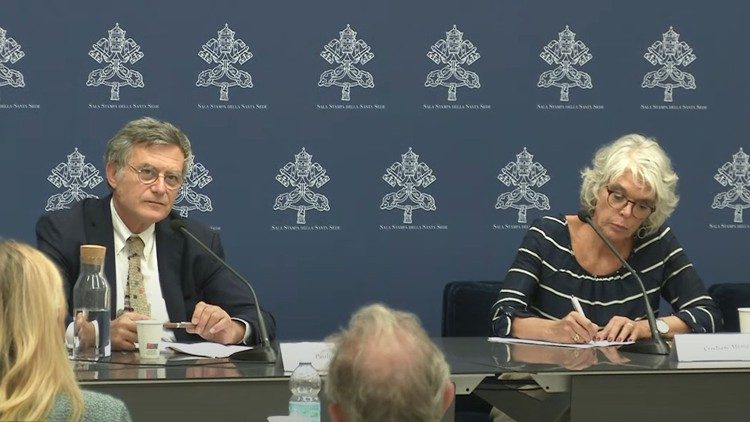 L' incontro del prefetto del Dicastero per la Comunicazione Paolo Ruffini con i giornalisti sul Sinodo 2023 