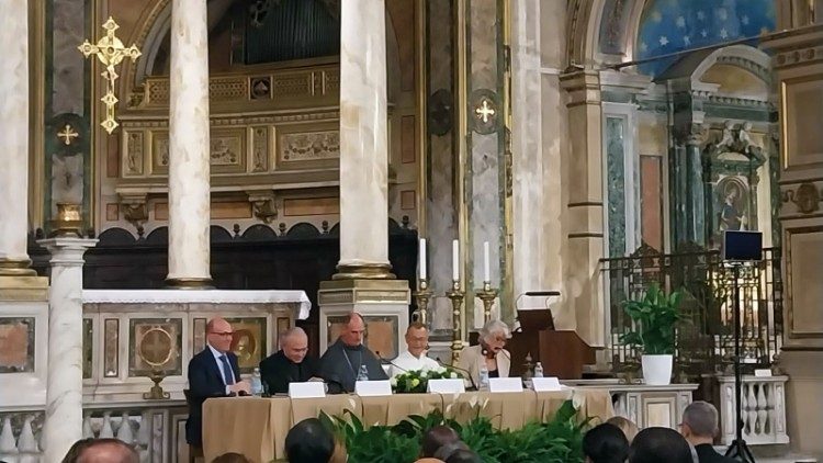 Présentation du livre "Le coeur ne se divise pas" de Mgr Edgard Peña Parra et du cardinal François Xavier Bustillo