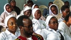 Des religieux, au cours de la journée de la rentrée missionnaire dans l'archidiocèse de Douala, au Cameroun, le 30 septembre 2023.
