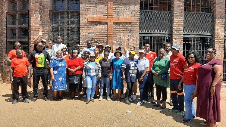 Des participants à la session de formation à la gestion communautaire de la réduction des risques des catastrophes organisée par Caritas Africa du 25 au 30 septembre 2023