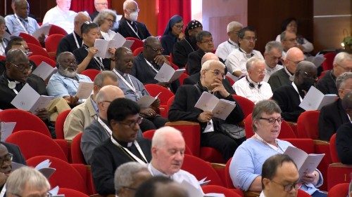 Uczestnicy synodu podczas jednej z konferencji 