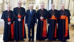 Sergio Mattarella ao receber os novos cardeais italianos no Palácio do Quirinale