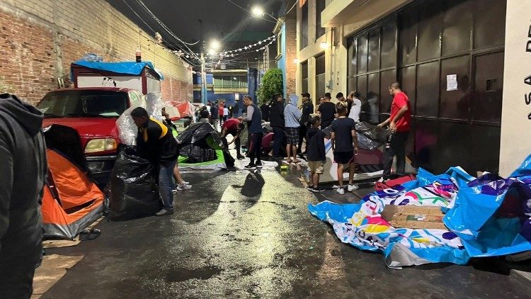 La Arquidiócesis Primada de México recuerda el pasaje evangélico en que Jesús se identifica con los migrantes: "Fui forastero y ustedes me recibieron en su casa”.