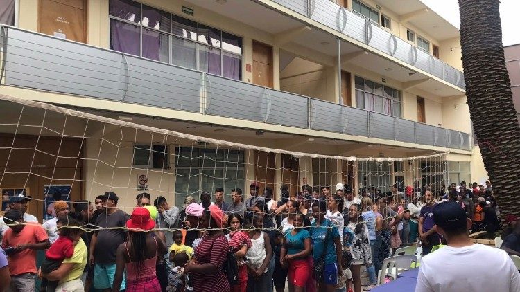 La mano tendida por la Iglesia local a los migrantes es una solución transitoria para un problema que requiere un abordaje profundo. y una respuesta de largo plazo