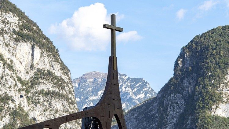 Касцёл у Ваёнце. Ілюстрацыйнае фота