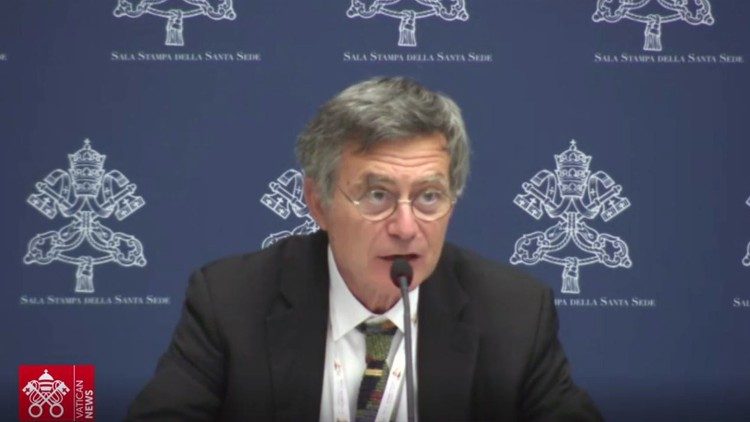 Daktari Ruffini akitoa taarifa kuhusu habari za Sinodi Jumamosi 14 Oktoba 2023