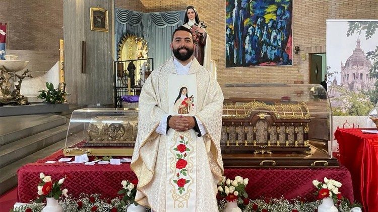 Frei Juliano Luiz da Silva, O.Carm, p&aacute;roco da Par&oacute;quia Santa Maria Regina Mundi, em Roma, It&aacute;lia
