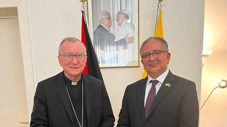 Kardināls Parolins ar Palestīnas vēstnieku