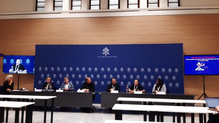 Sinodo spaudos konferencija