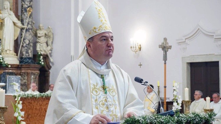 Mostarsko-duvanjski biskup i upravitelj Trebinjsko-mrkanski dr. sc. Petar Palić