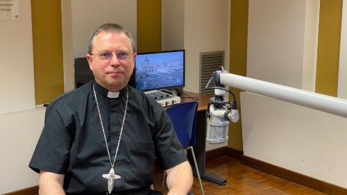 Vysk. Algirdas Jurevičius Vatikano radijo studijoje