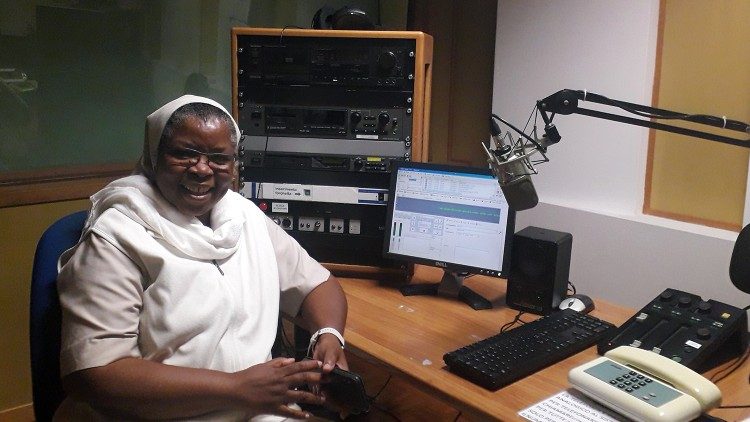Irmã Ester na Rádio Vaticano