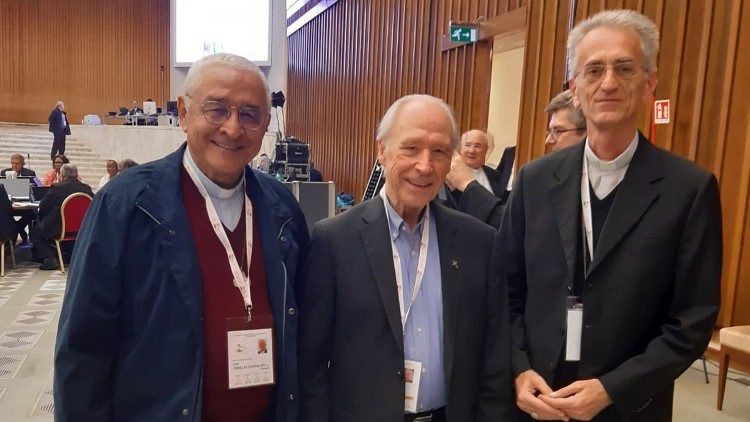 S lijeva na desno: biskup Leiria-Fatime mons. Jos&eacute; Ornelas Carvalho, teolog prof. Severino Dianich, pomoćni biskup đakovačko-osječki mons. Ivan Ćurić