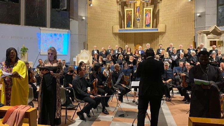 Ab Vladimir Bidzanga avec l'Académie sainte Cécile