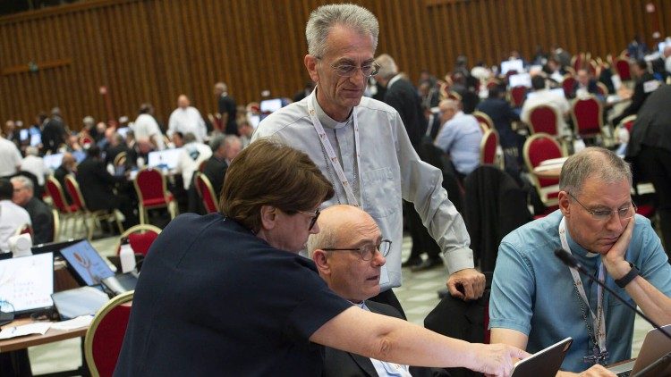 Biskup mons. Ivan Ćurić na radnim sastancima opće skupštine Sinode u Vatikanu