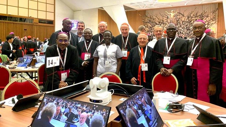 Synodenmutter unter Synodenvätern