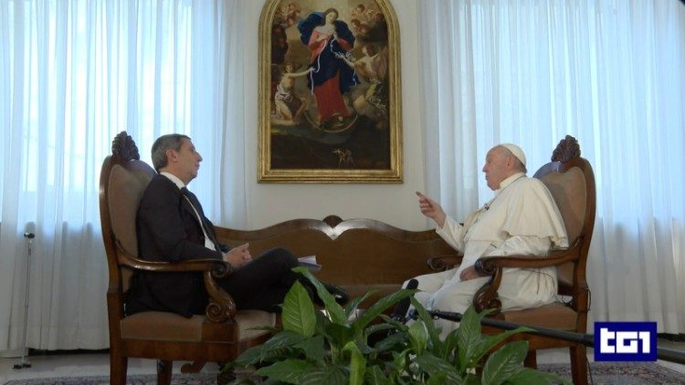 2023.11.01 Papa Francesco intervista Rai 01.11.23
